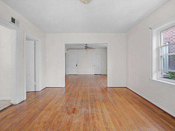 3rd image of 6648 S Albany Ave APT 2