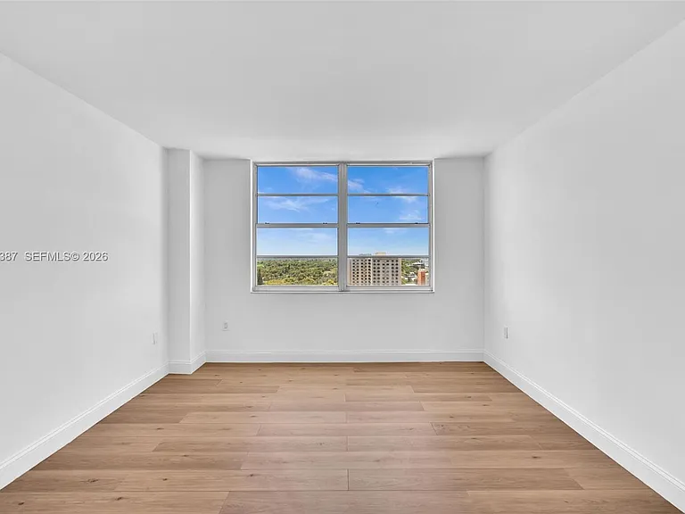 2801 NE 183rd St #1703W — Photo 30