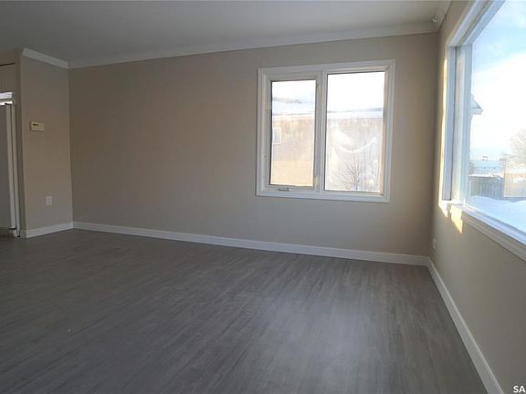 3rd image of 515 Osler St