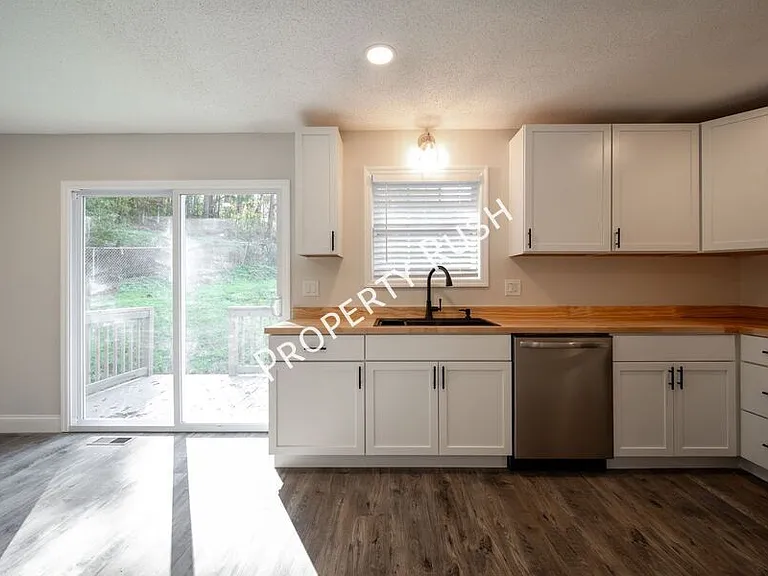 600 Corbley Rd — Photo 9
