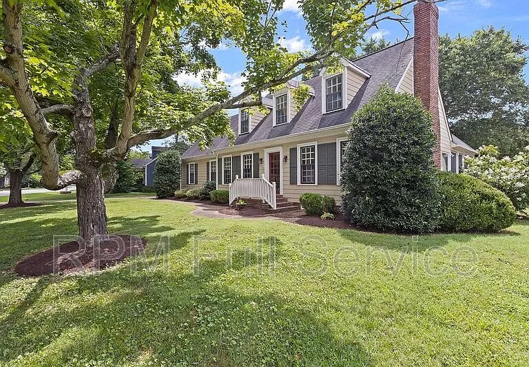 177 Cottonwood Dr — Photo 3
