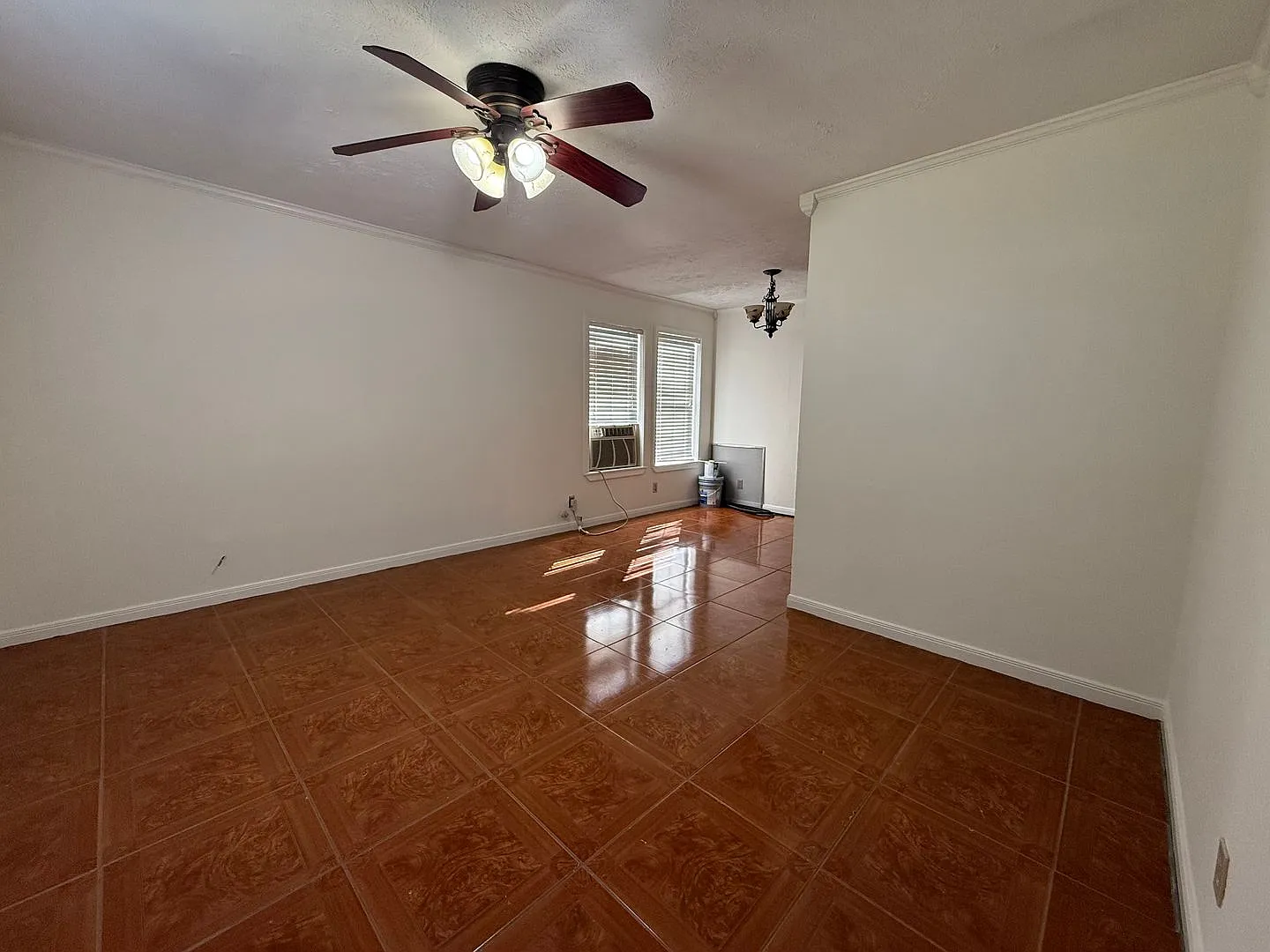 922 Cleveland St — Photo 2