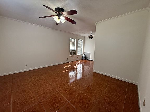 2nd image of 922 Cleveland St APT O