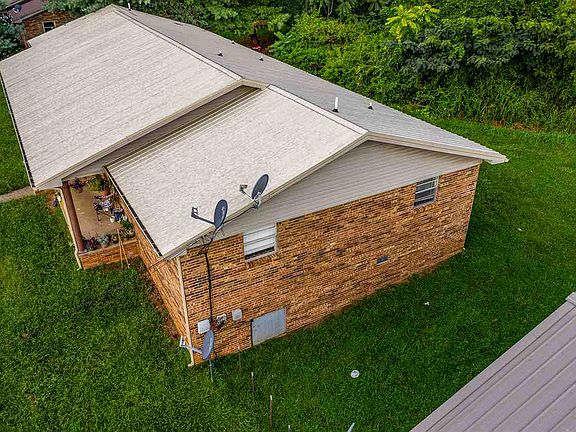 2nd image of 4272 Oakwood Cir