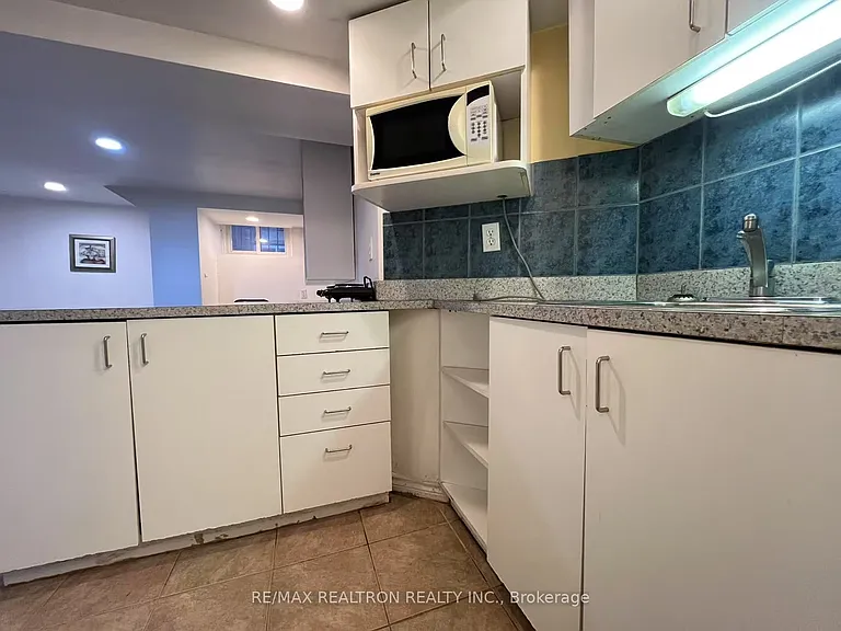 108 Admiral Rd #6 — Photo 7