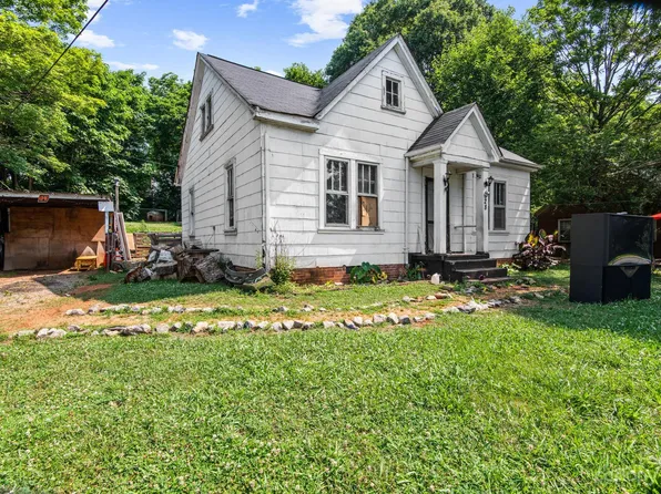728 7th Ave SW, Hickory, NC 28602