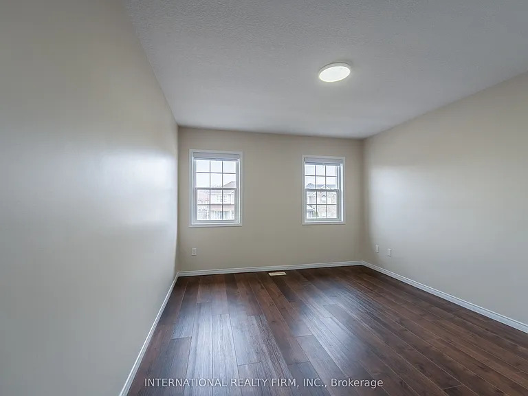 102 Hunter Way — Photo 35