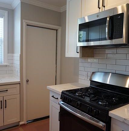 4th image of 875 Grand Ave