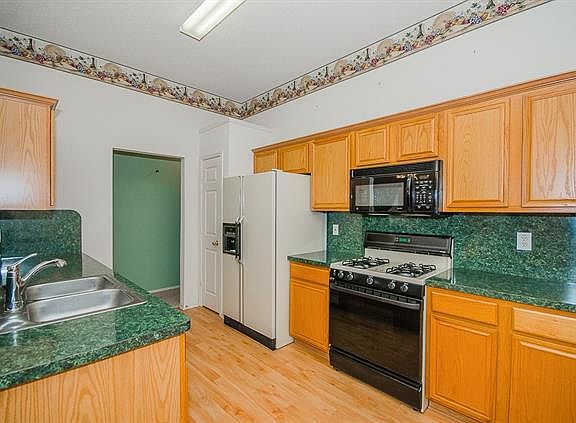 3rd image of 8509 Holland Ave