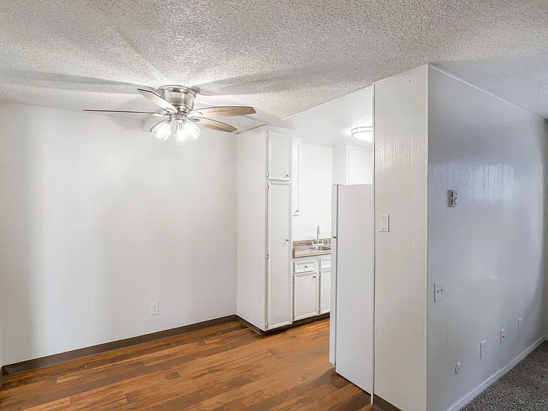 Parkview Poway Apartments — Photo 11