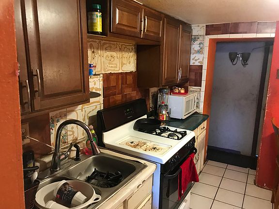 2nd image of 124 N Ascarate St