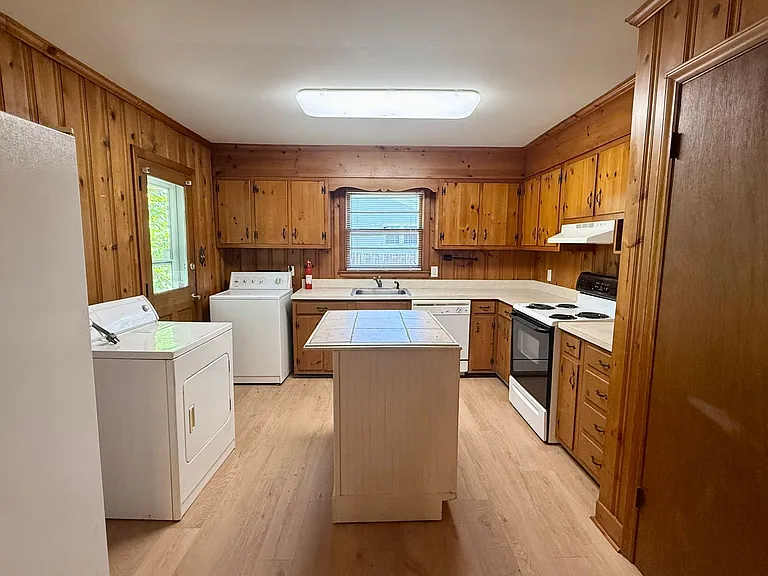 2609 Hickory Ave — Photo 4