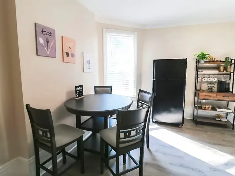 516 N Broadway #202 — Photo 6