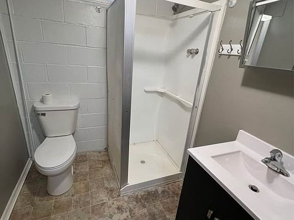 4th image of 1024 S Washington St APT 2