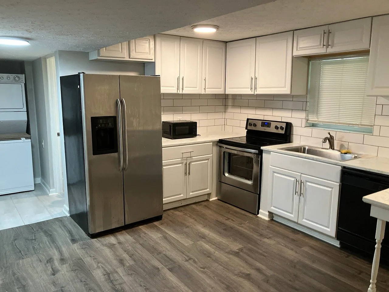 2 bed, 850 sqft, $1,500 — Photo 2