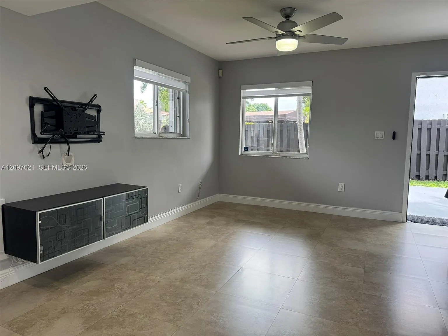 Mira Villas Condo — Photo 4