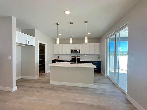 5th image of 375 Wind River Dr