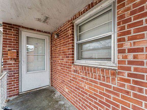 4th image of 6013 & 6015 Birch St #6015