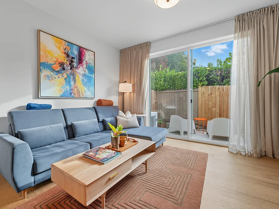 330 NE 58th Ave