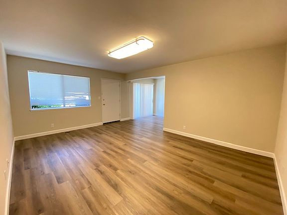 3rd image of 892 Gallatin Dr