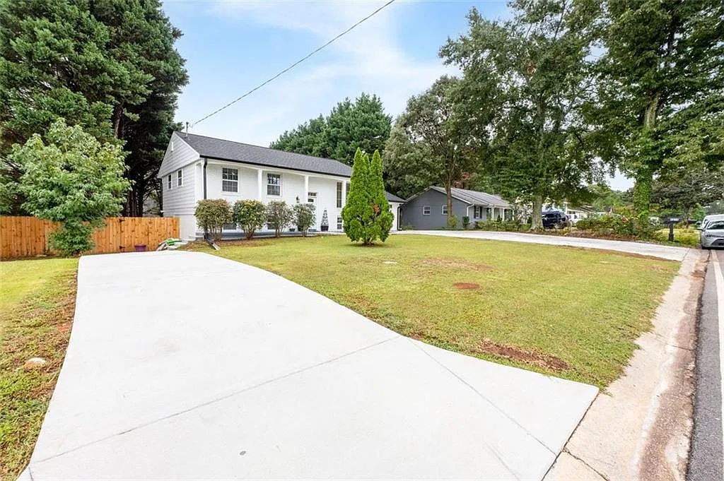 4 bed, 3.0 bath, 1850 sqft, $3,500 — Photo 4
