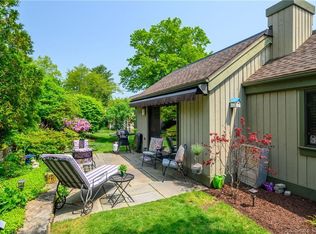 606 Heritage Vlg #B, Southbury, CT 06488