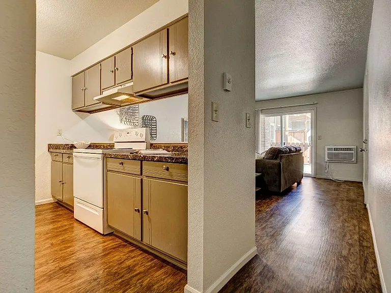 Stone Gate Apartments — Photo 35