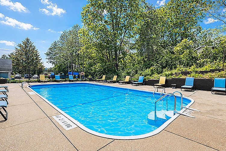 Spring Brook Apartments Pool