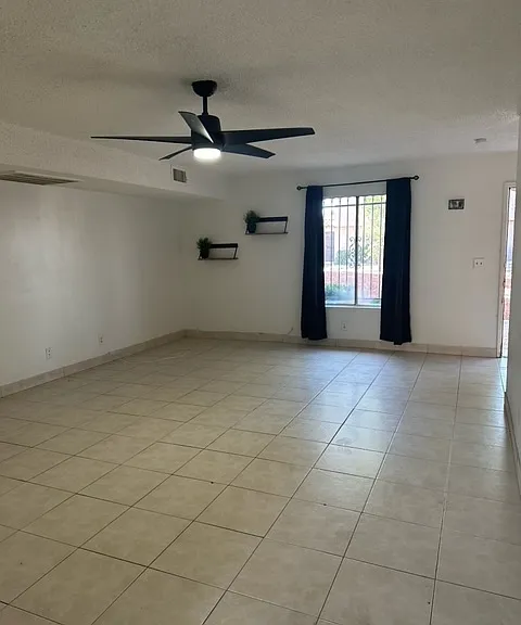 458 Las Casitas Way — Photo 3