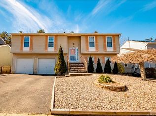 25 Compass Ln, Barnegat, NJ 08005