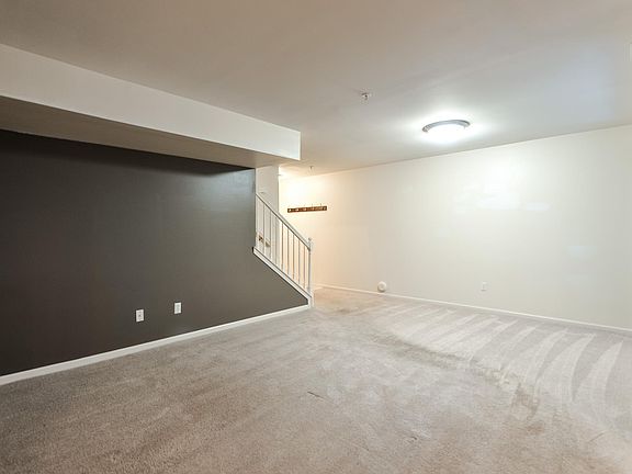 5th image of 3047 Barclay Way