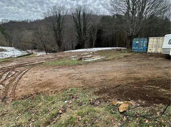 45 Windy Hollow Lane, Newland, NC 28657