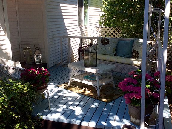 Beautiful covered porch!