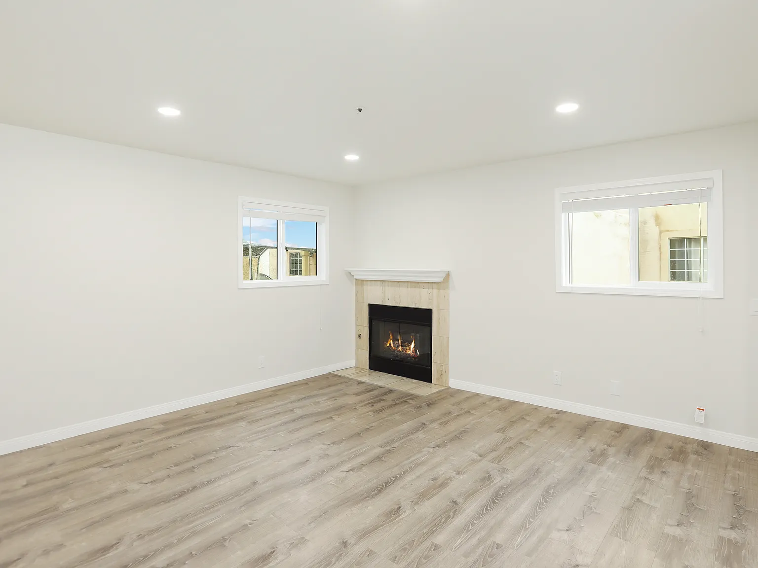 4 bed, 2290 sqft, $4,250 — Photo 4