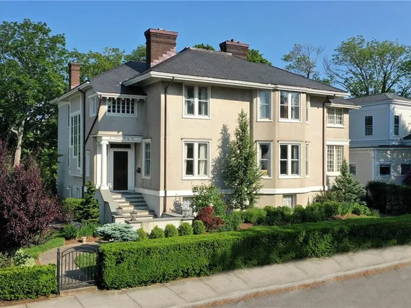 9 Kay St, Newport, RI 02840