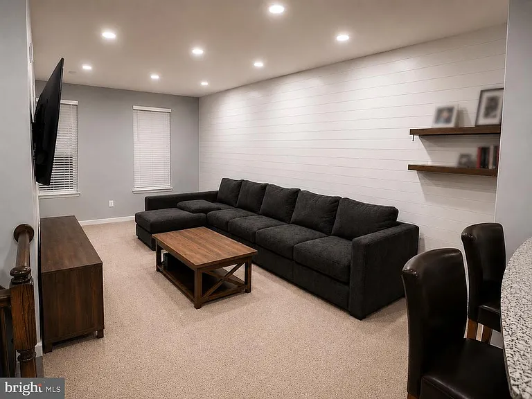 7556 Hancock St — Photo 5