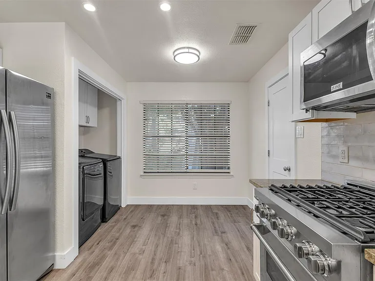 12312 Yarmont Way — Photo 6
