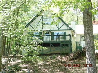 138 Sandstone Dr, Dingmans Ferry, PA 18328