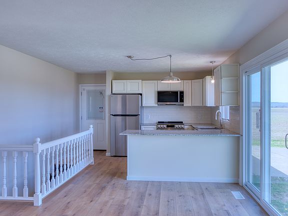 4th image of 676 Swan Pond Rd