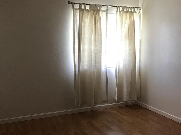 2nd guest room with large window