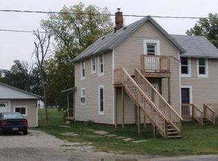 1402 14th St, Viola, IL 61486