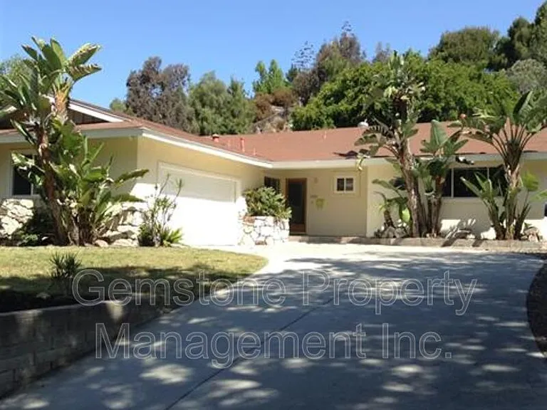 5220 Joan Ct — Photo 1