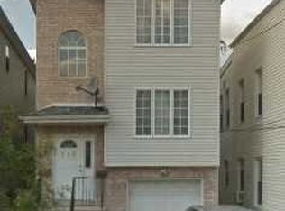 422 Hamilton St, Harrison, NJ 07029