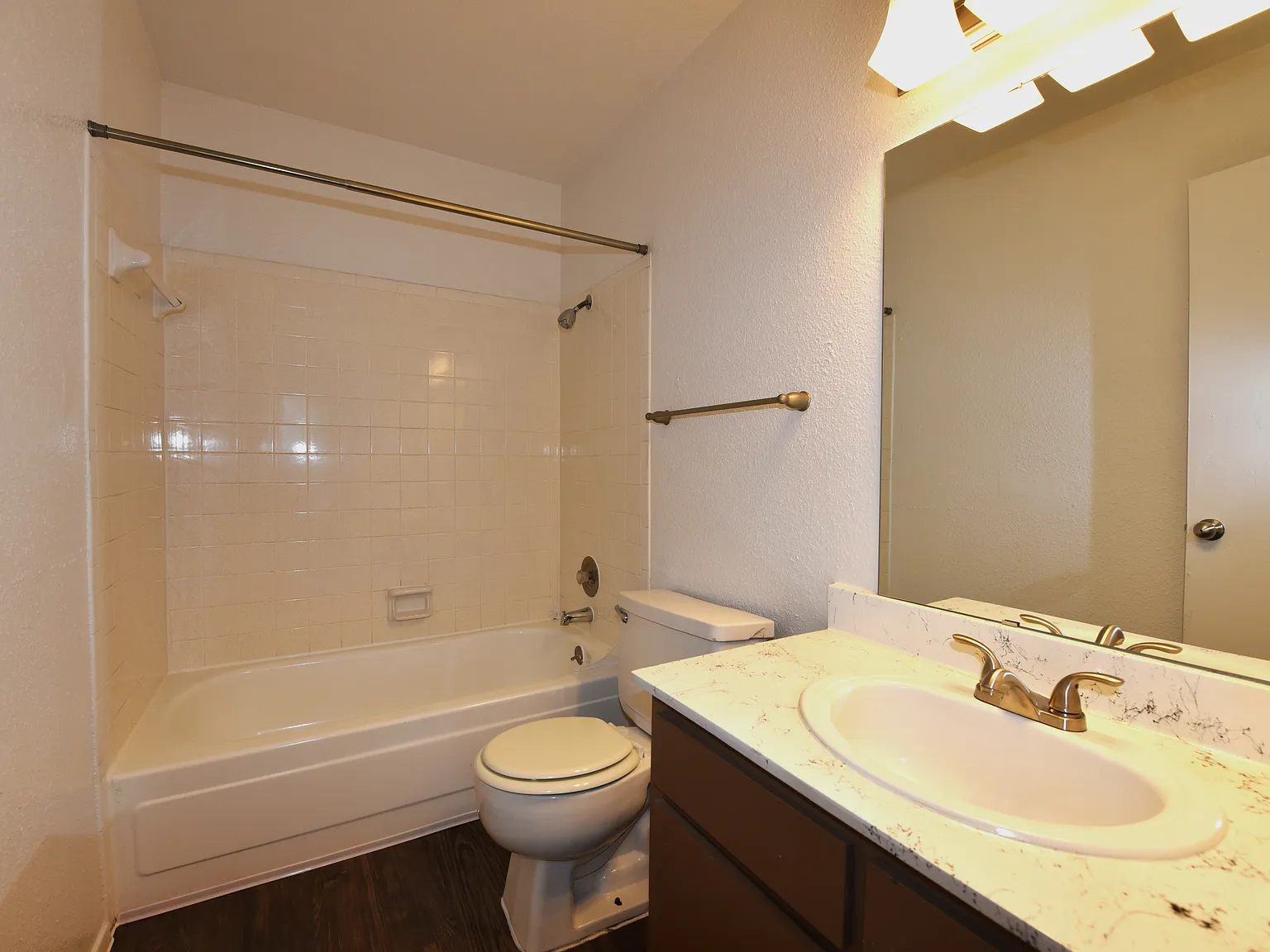 Mariposa Flats — Photo 4