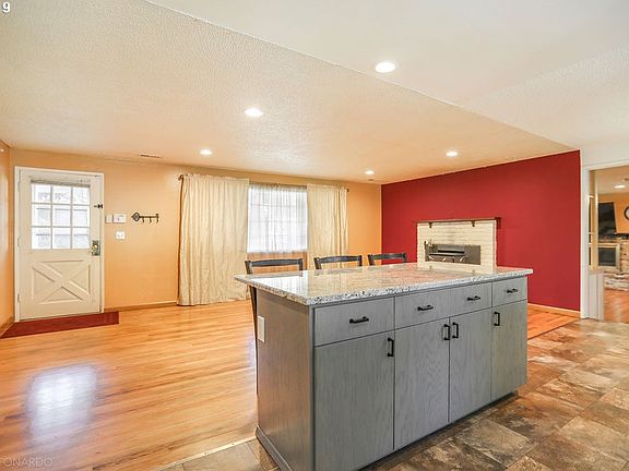 4th image of 8301 NE Benton Dr