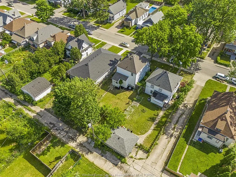 371 Curry Ave — Photo 43