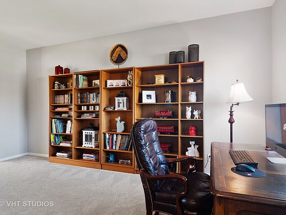 5th image of 39W605 S Hyde Park