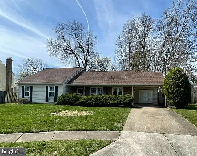4 bed, 2.0 bath, 1637 sqft, $3,500 — Photo 2