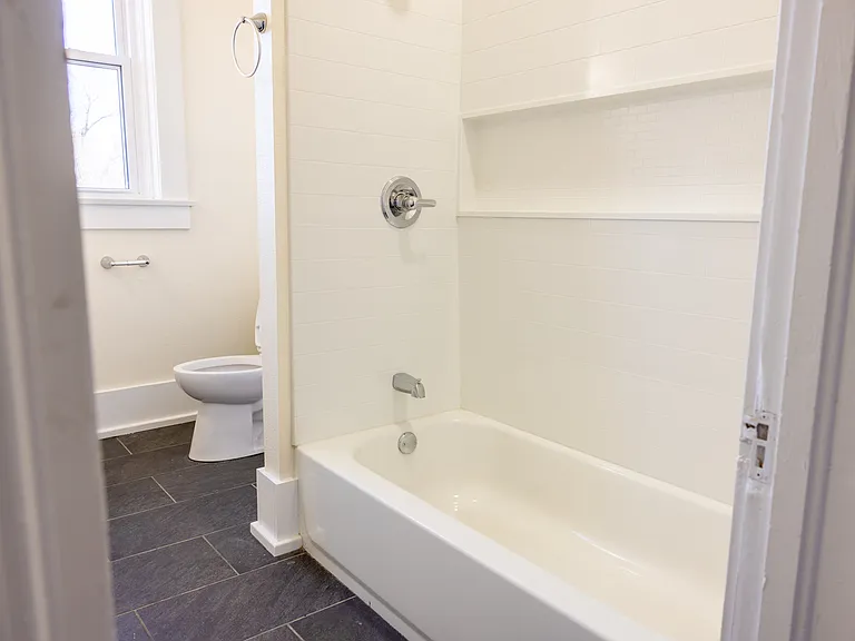 535 Denison St — Photo 3