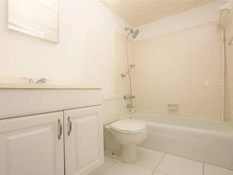 760 SE 2nd Ave #C207 — Photo 18